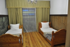 2-местный-1-комнатный_две-1-сп-кровати-scaled