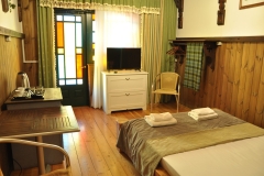 2-местн-с-2-х-спальной-кроватью_1_№18-scaled