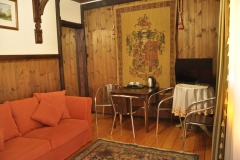 2-мест-2-комн-2-сп-кр-и-диван_№24-scaled