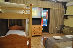 4-местн-1-комнатный-2-сп-и-2-яр-кров_1_№12-scaled